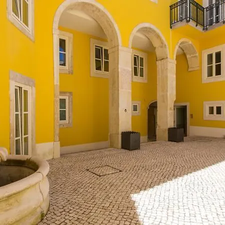 Апартаменты Charming Historic Lx Garden&Garage