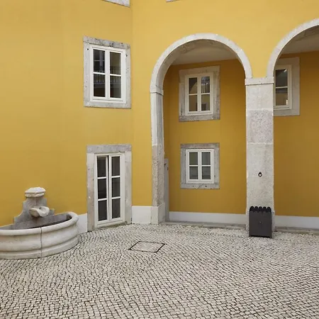 Charming Historic Lx Garden&Garage Лиссабон