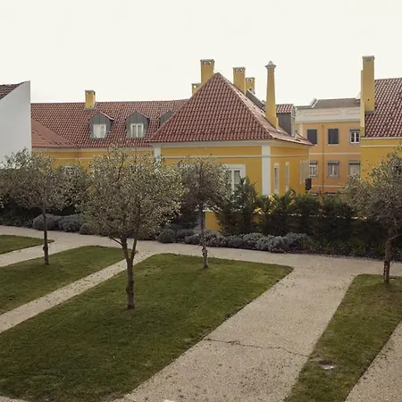 Charming Historic Lx Garden&Garage Апартаменты