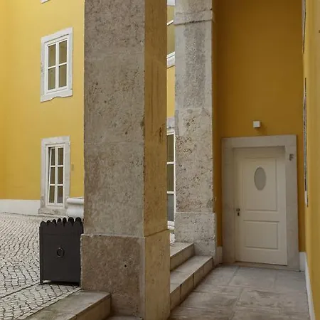 Charming Historic Lx Garden&Garage Апартаменты
