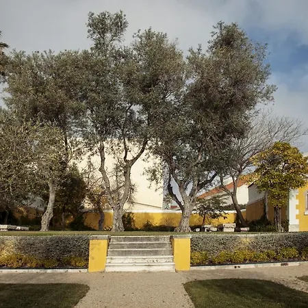 Charming Historic Lx Garden&Garage Апартаменты *