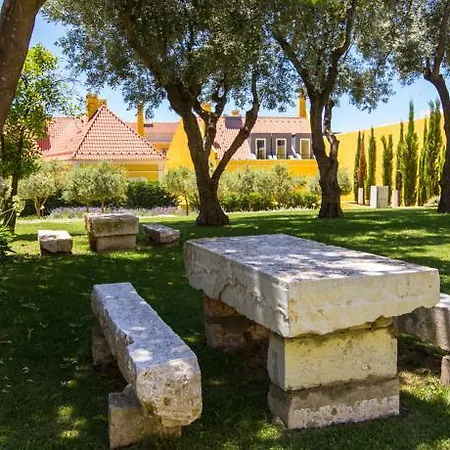 Charming Historic Lx Garden&Garage * Lisbon
